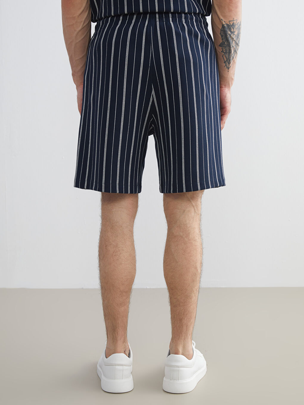 Lacivert Standart Kalıp Çizgili Erkek Şort-3