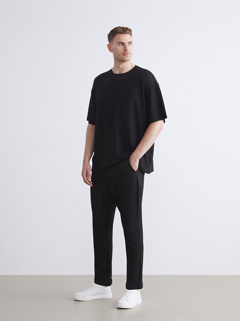 Siyah Standart Kalıp Erkek Pantolon