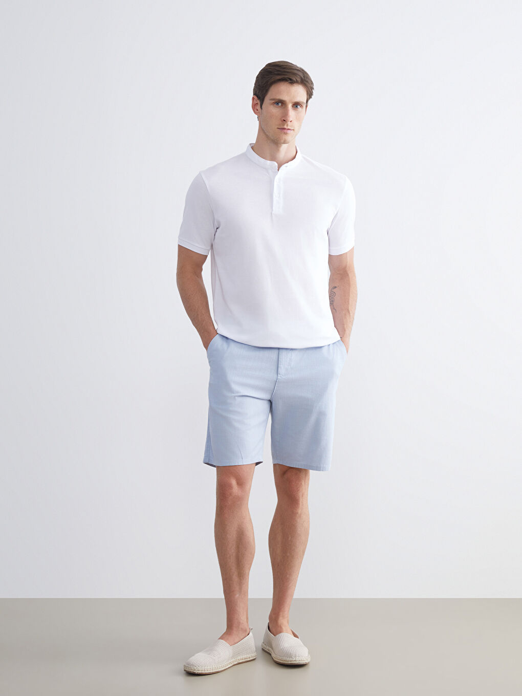 Beyaz Hakim Yaka Pike Erkek Tişört-1