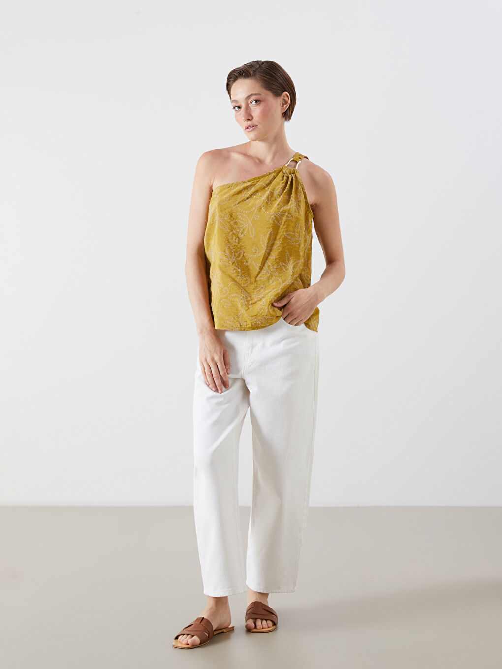 Yeşil Tek Omuz Nakışlı Büzgülü Bluz-1