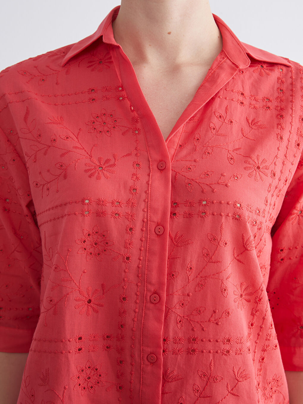 Kırmızı Ajurlu Brode Kadın Gömlek-2