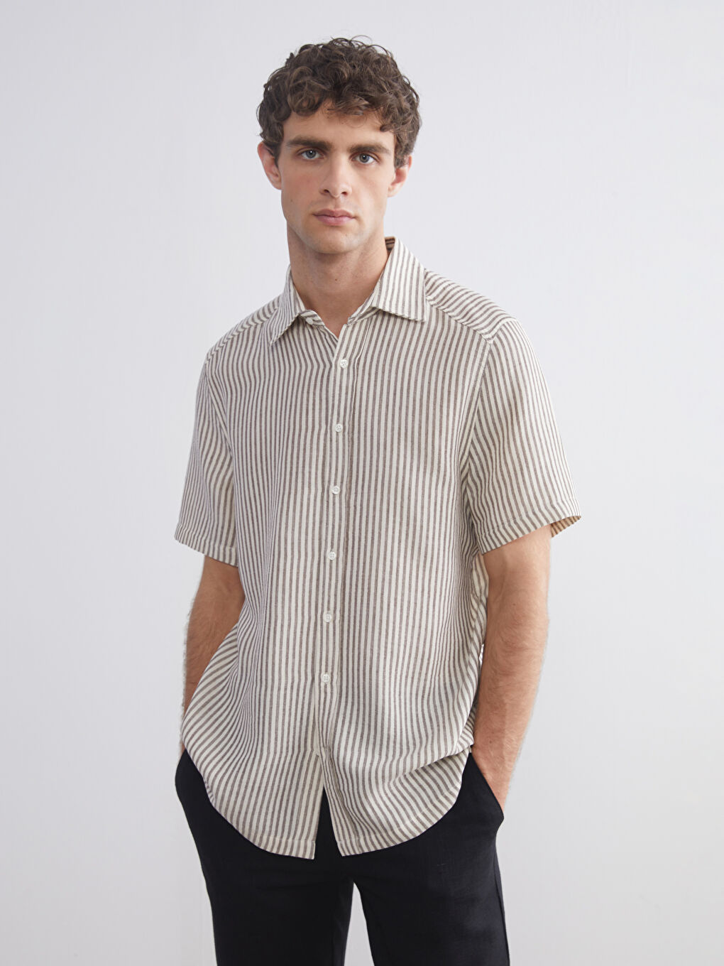 Kahverengi Regular Fit Kısa Kollu Çizgili Müslin Erkek Gömlek