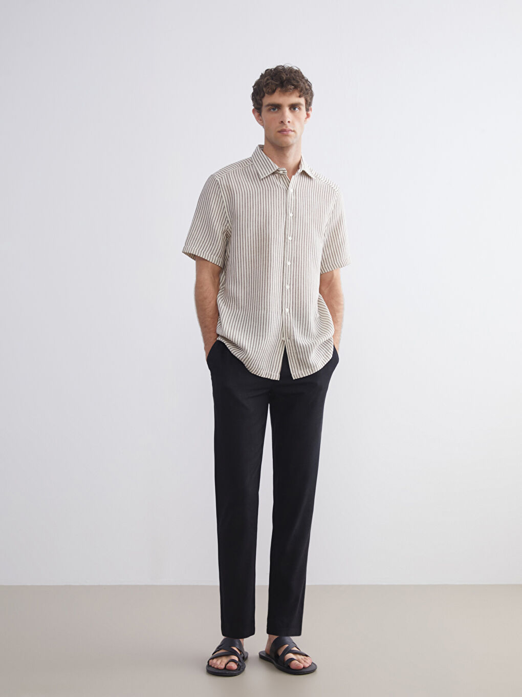 Kahverengi Regular Fit Kısa Kollu Çizgili Müslin Erkek Gömlek-1