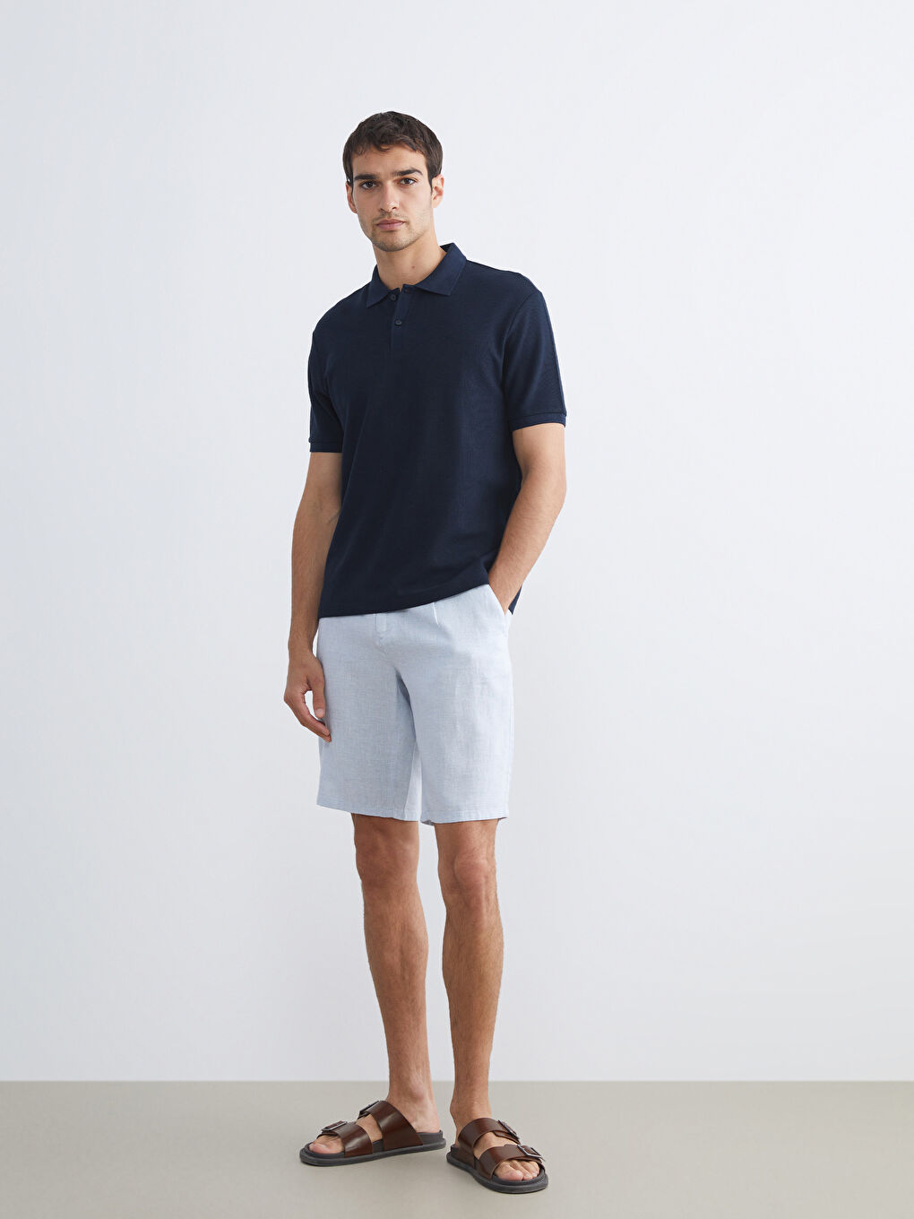 Shorts pour Hommes en Mélange de Lin à Coupe Standard