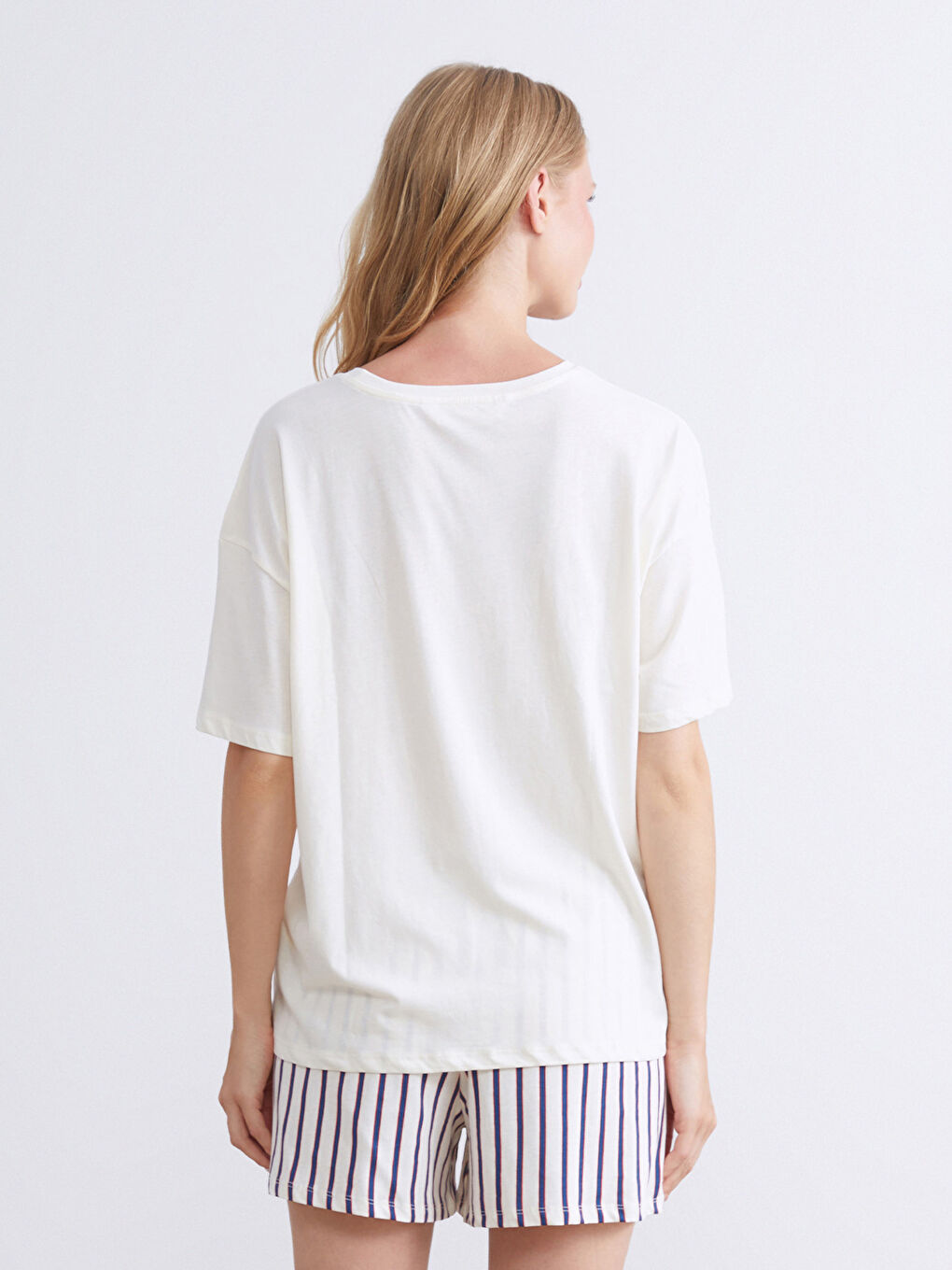 Ekru Bisiklet Yaka Baskılı Kadın Pijama Üstü-2