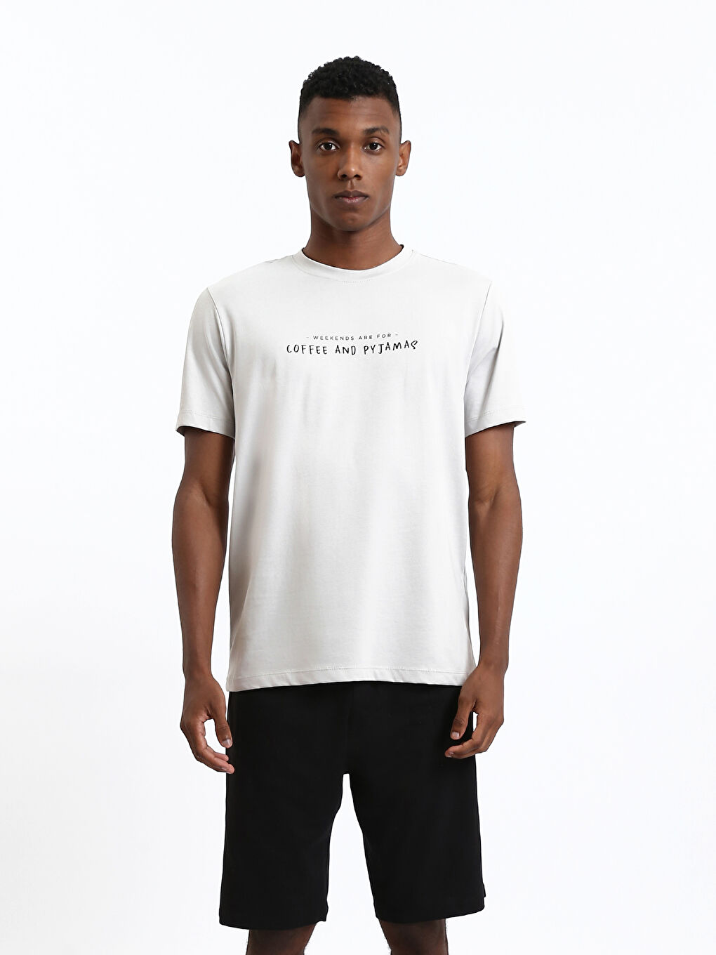 طقم بيجامة قصير عادي للرجال