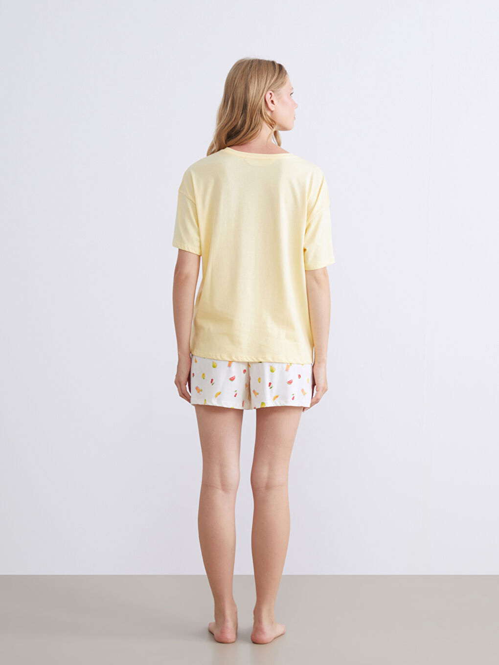 Ekru Bisiklet Yaka Baskılı Kadın Şortlu Pijama Takımı-3