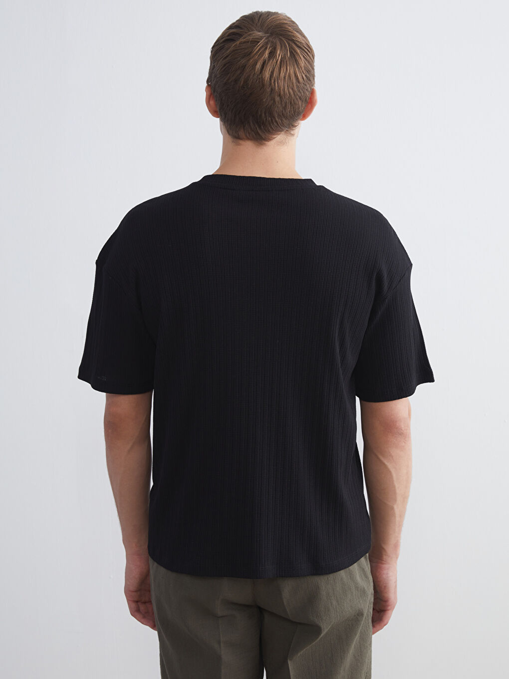 Siyah Bisiklet Yaka Erkek Tişört-3