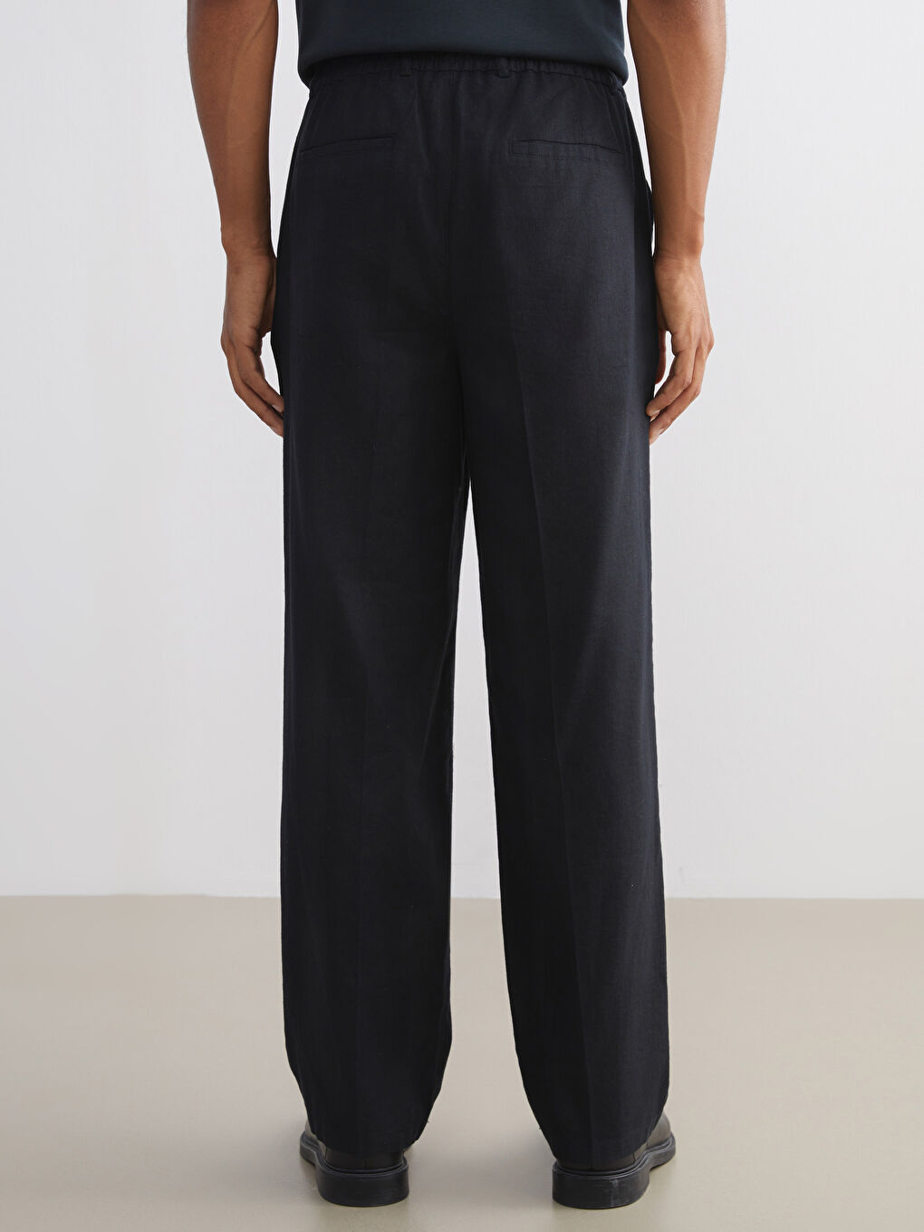 Siyah Rahat Kalıp Keten Karışımlı Erkek Pantolon-3