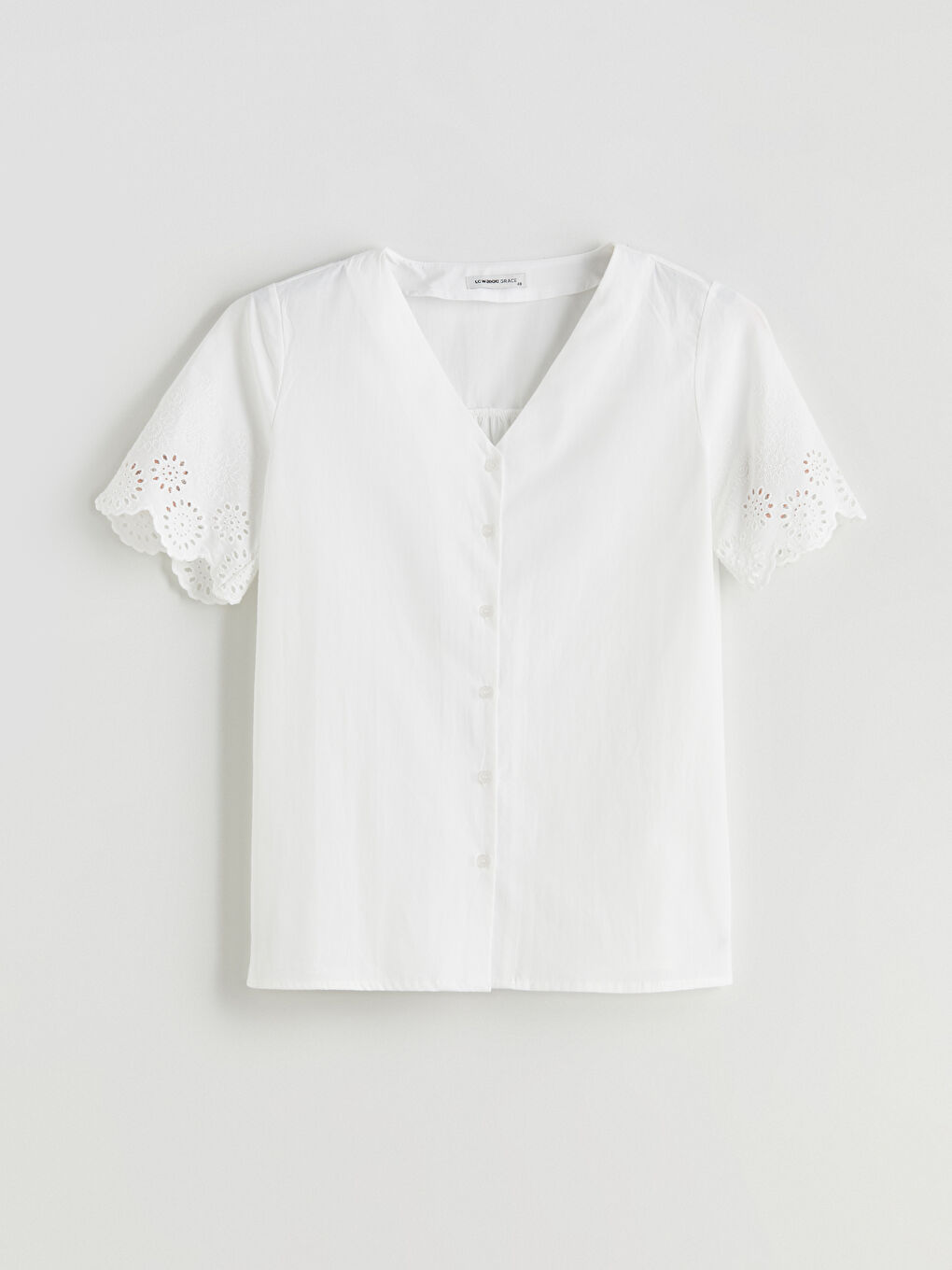 Beyaz V Yaka Ajur Detaylı Bluz-4