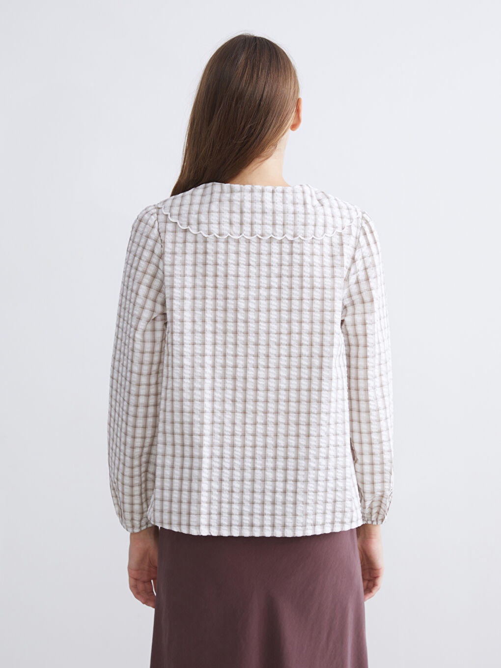 قميص كاروهات بياقة بيتر بان للسيدات-4