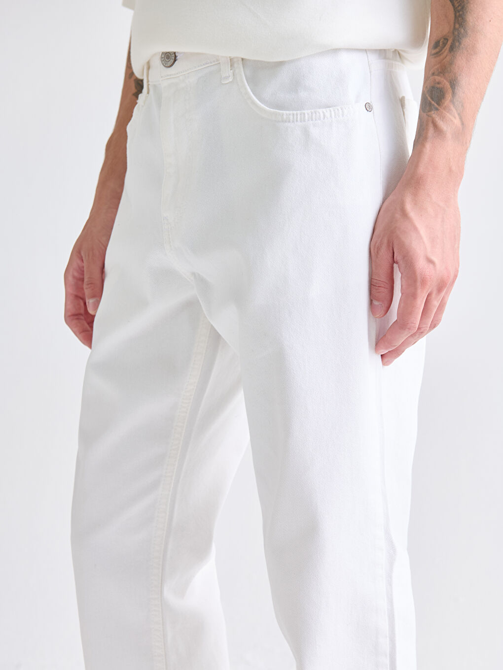 Beyaz Rahat Kalıp Erkek Jean Pantolon-2