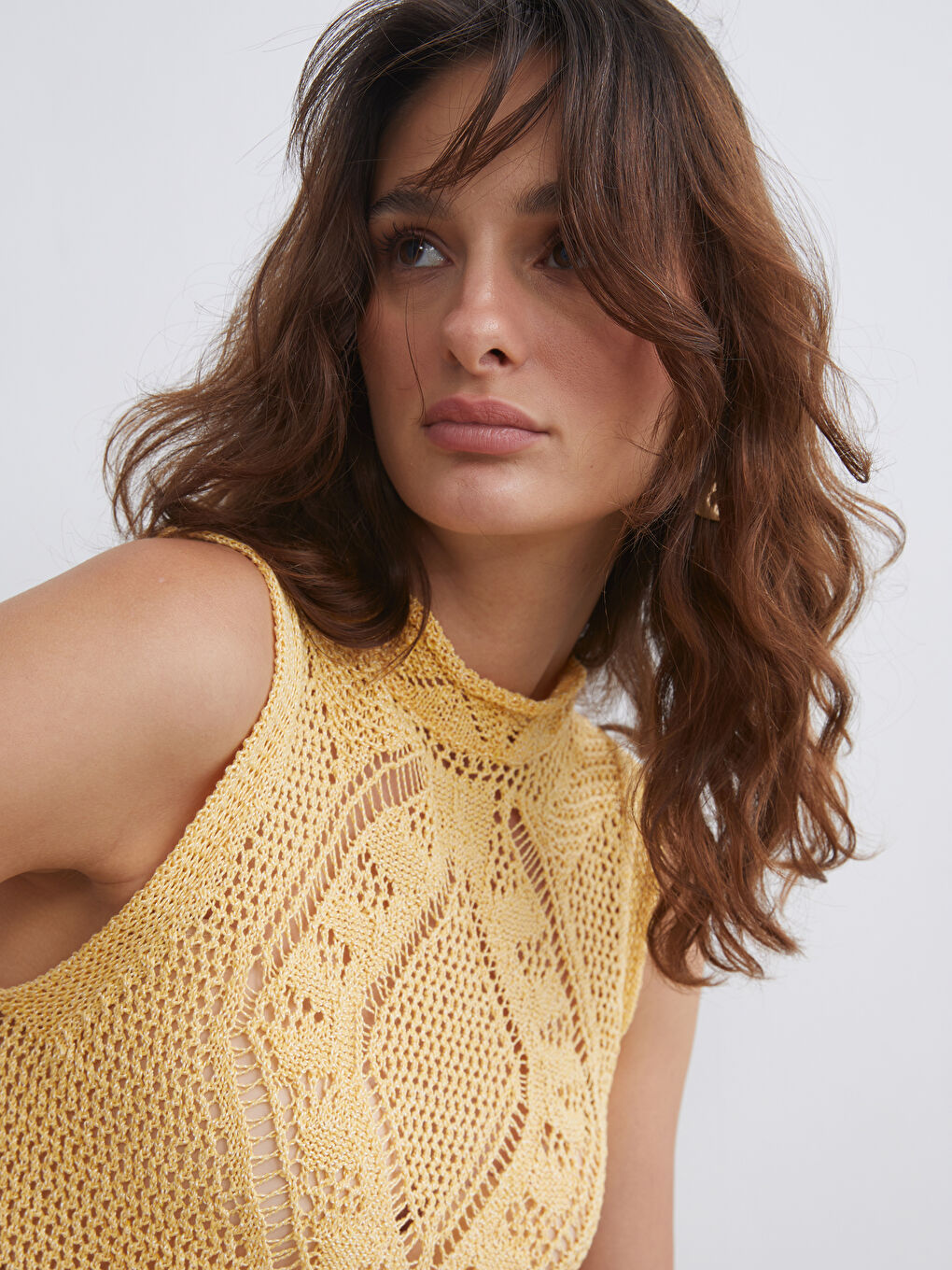 Sarı Dik Yaka Ajurlu Kadın Triko Süveter-2