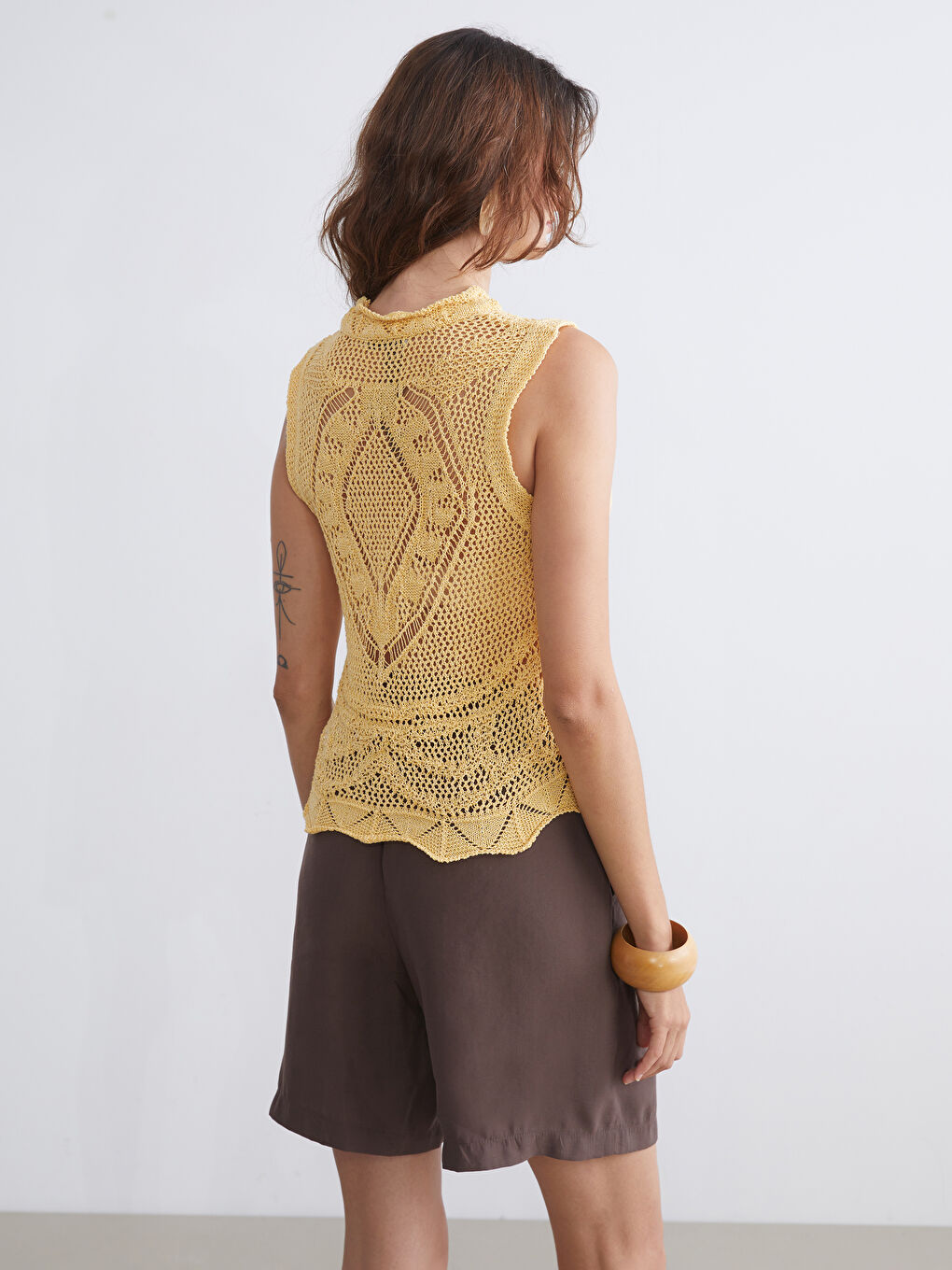 Sarı Dik Yaka Ajurlu Kadın Triko Süveter-3