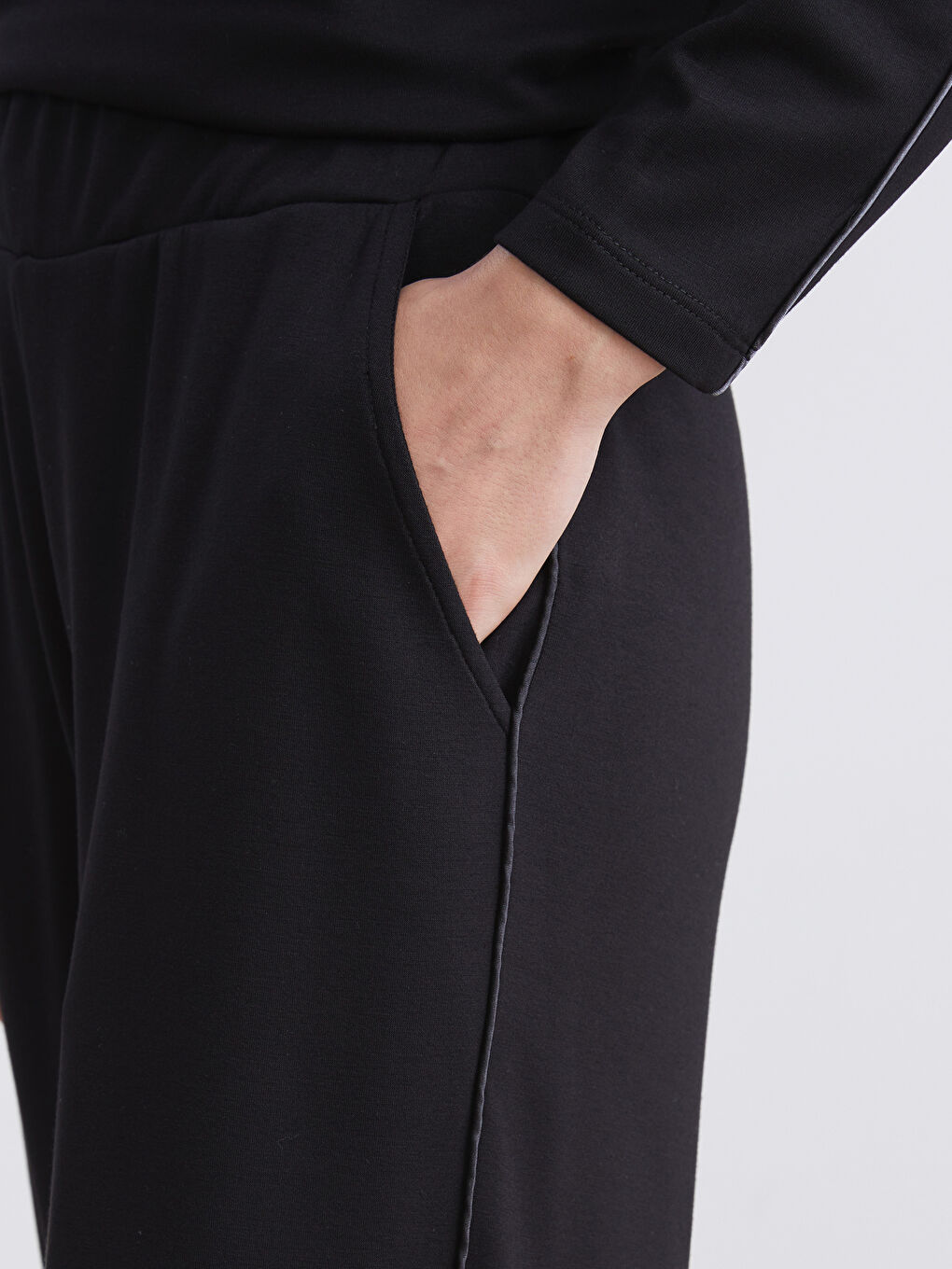 بنطلون رياضي واسع الأرجل بخصر مرن للسيدات-2