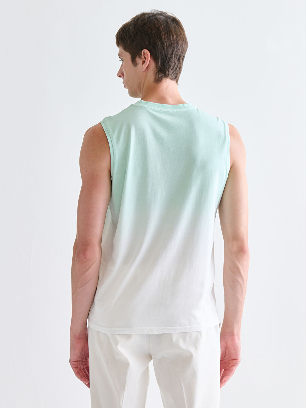 Beyaz Bisiklet Yaka Baskılı Erkek Kolsuz Tişört-3