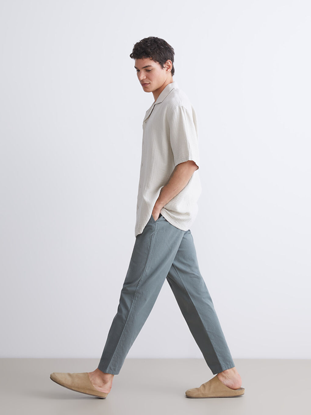 Yeşil Rahat Kalıp Keten Görünümlü Erkek Pantolon