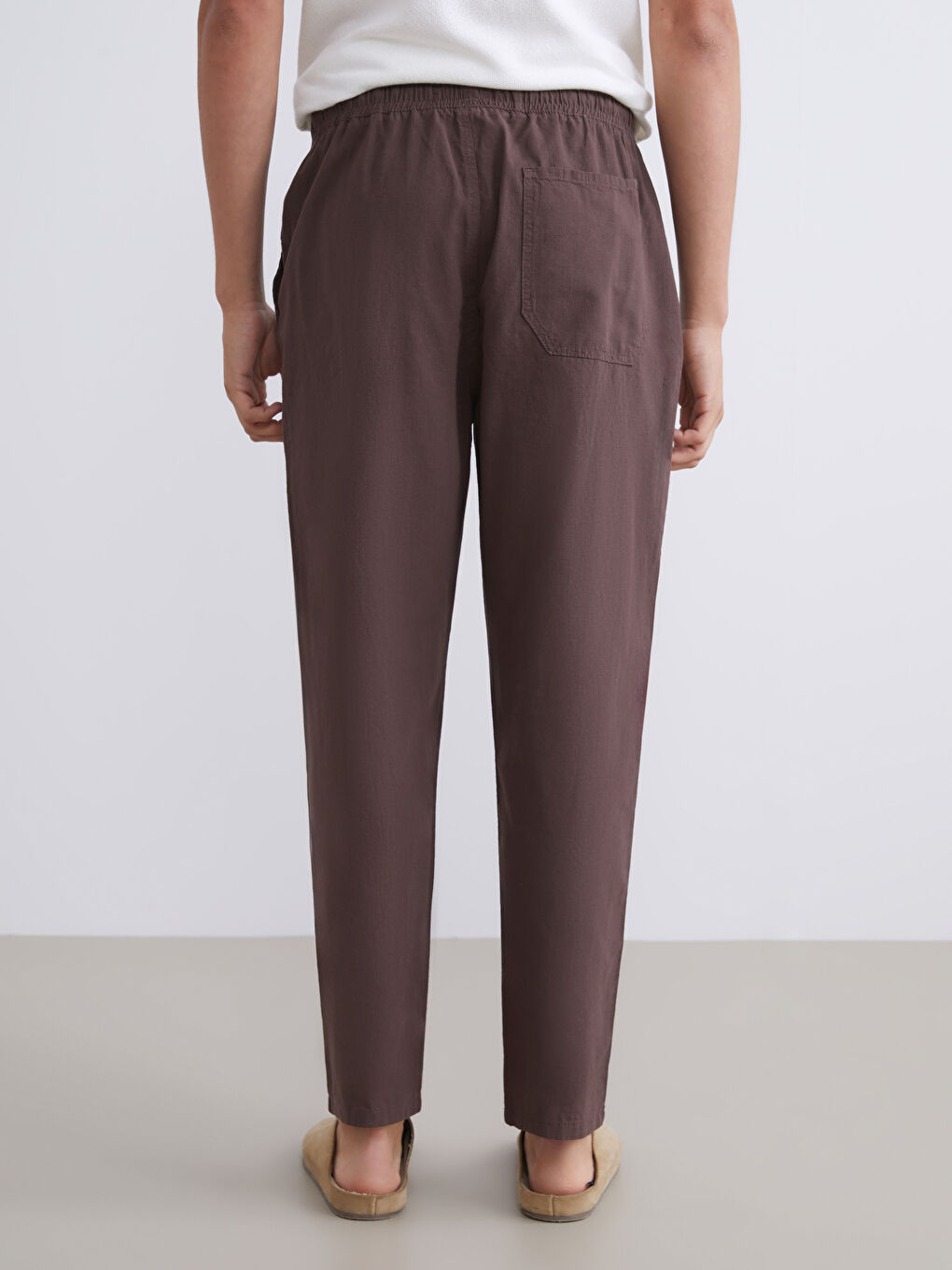 Kahverengi Rahat Kalıp Keten Görünümlü Erkek Pantolon-3