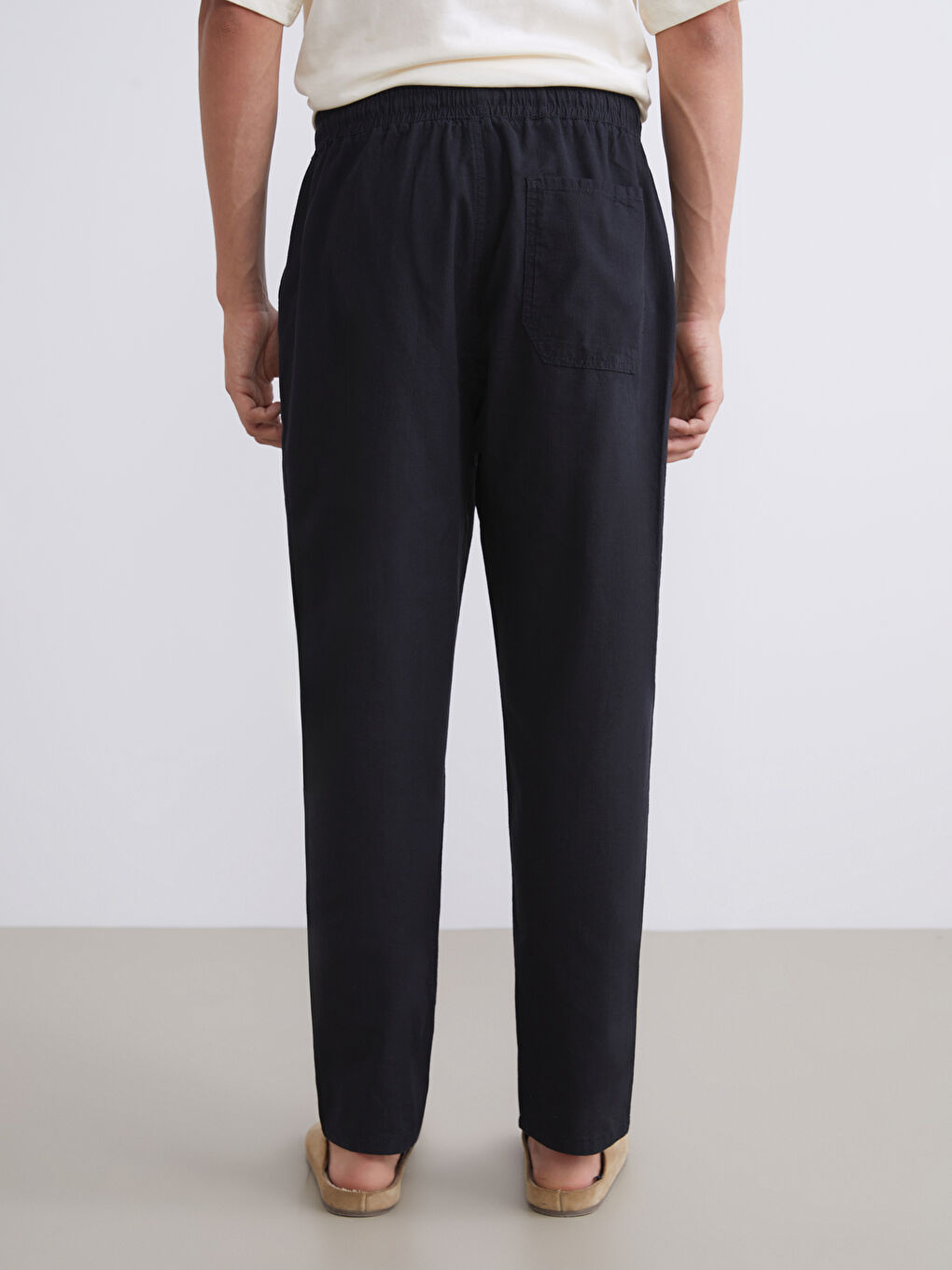 Siyah Rahat Kalıp Keten Görünümlü Erkek Pantolon-3