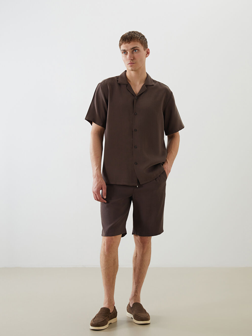 Kahverengi Regular Fit Kısa Kollu Armürlü Erkek Gömlek-3