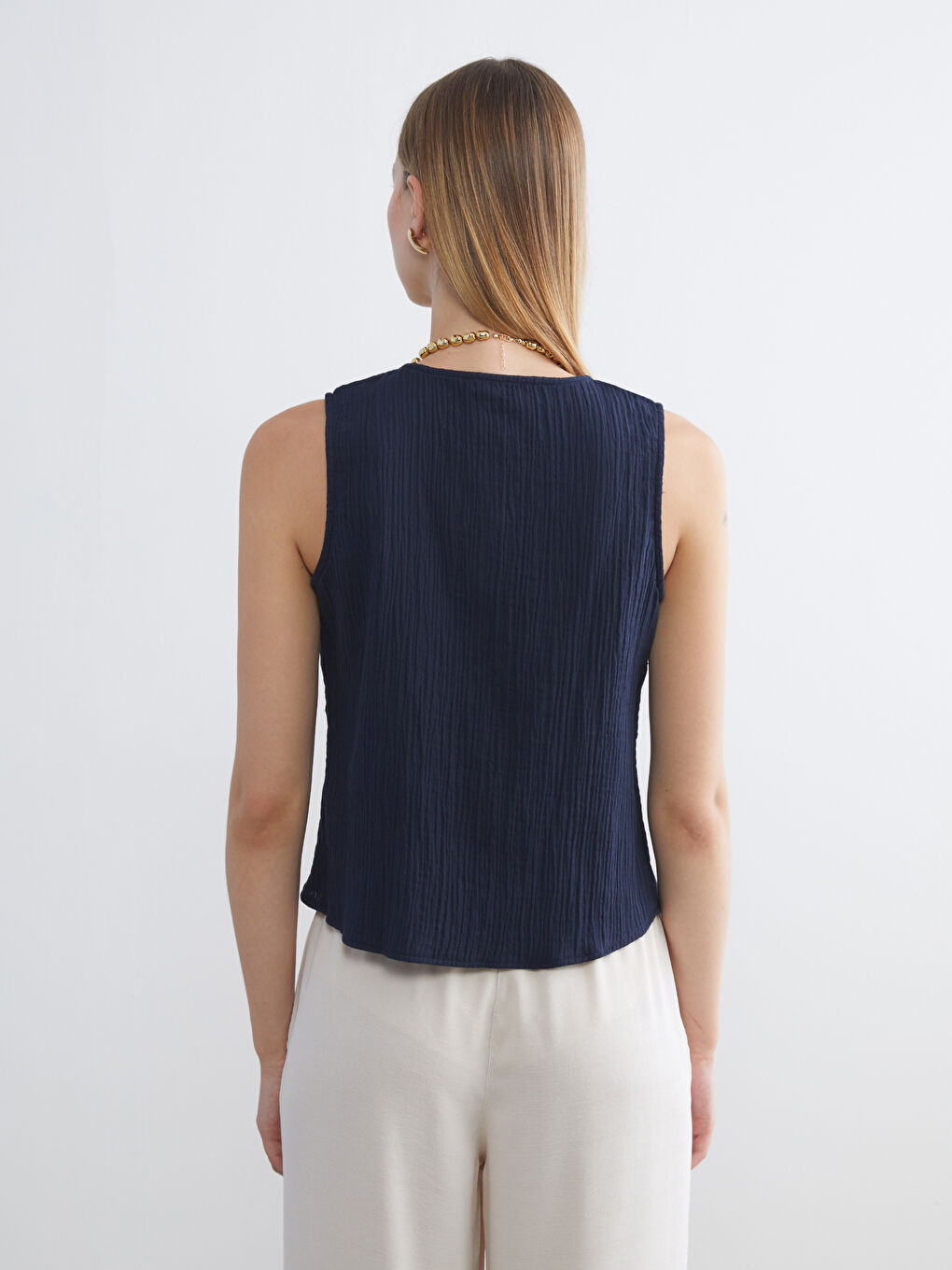 Lacivert Bisiklet Yaka Dokulu Müslin Bluz-3