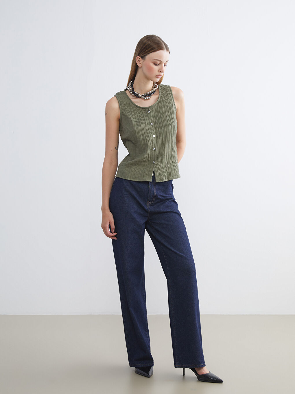 Haki Bisiklet Yaka Dokulu Müslin Bluz-1