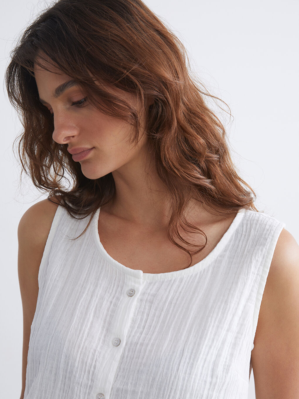 Ekru Bisiklet Yaka Dokulu Müslin Bluz-2