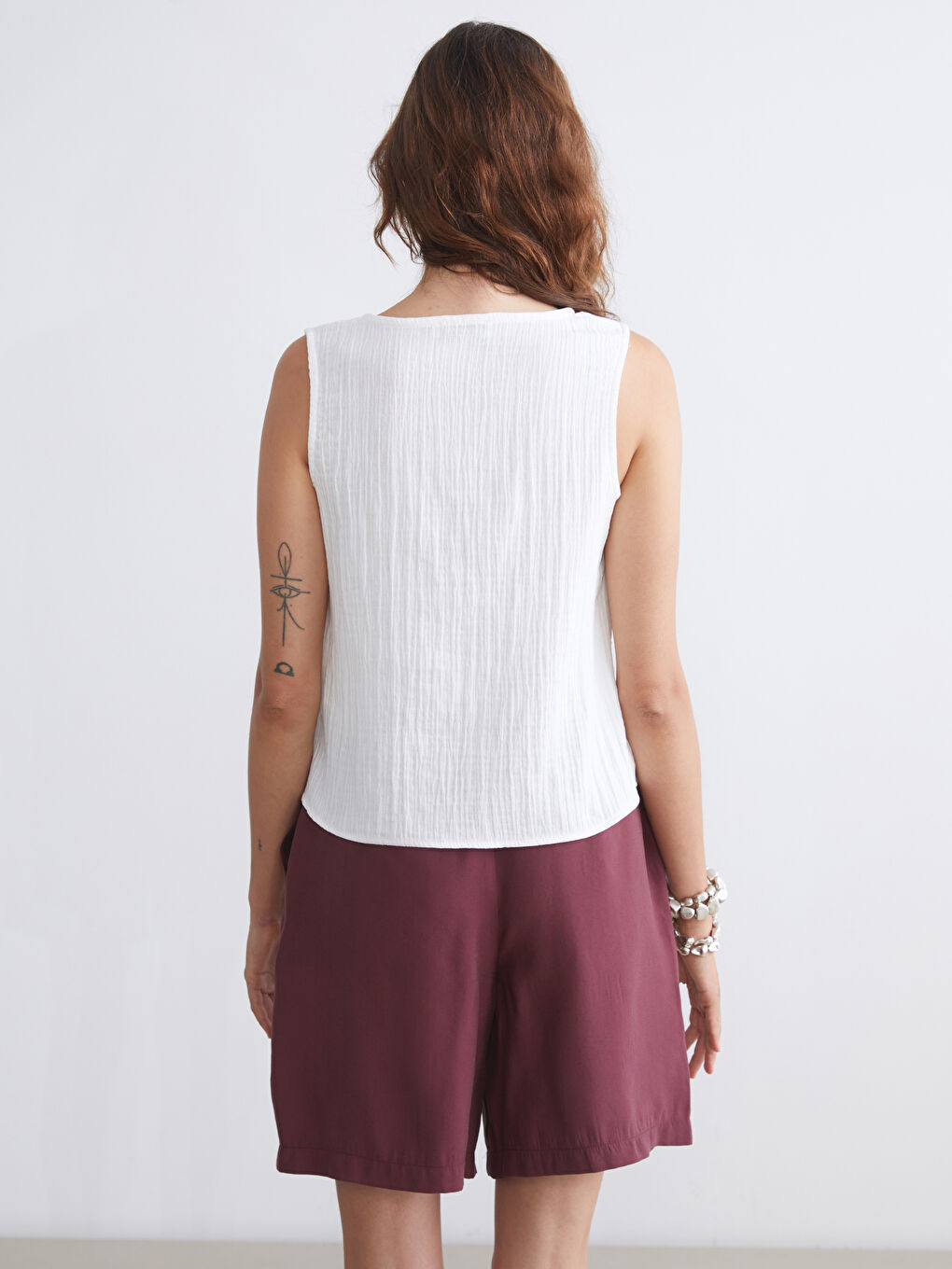 Ekru Bisiklet Yaka Dokulu Müslin Bluz-3