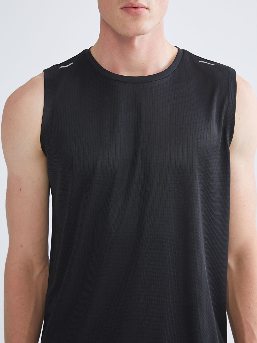 Siyah Bisiklet Yaka Erkek Kolsuz Tişört-2