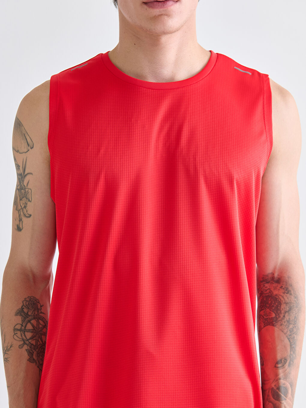 Kırmızı Bisiklet Yaka Erkek Kolsuz Tişört-2