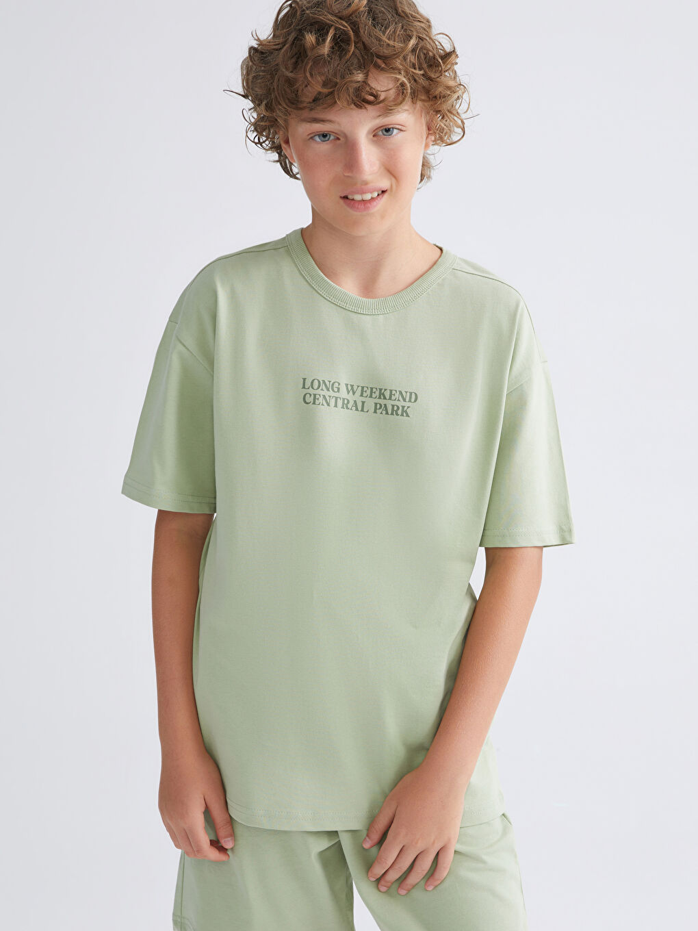 LCW Kids Crew Neck Boys' T-Shirt and Shorts -S5S859Z4-FHV
