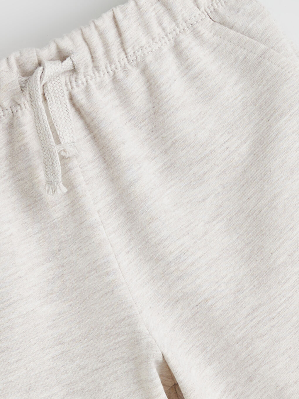 Beyaz Beli Lastikli Erkek Çocuk Şort-1