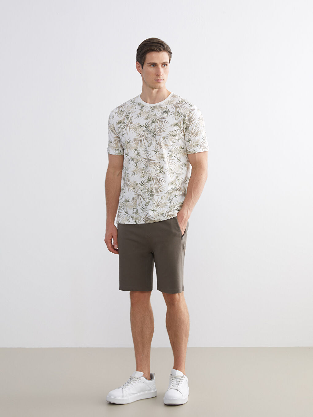 Kahverengi Standart Kalıp Erkek Şort