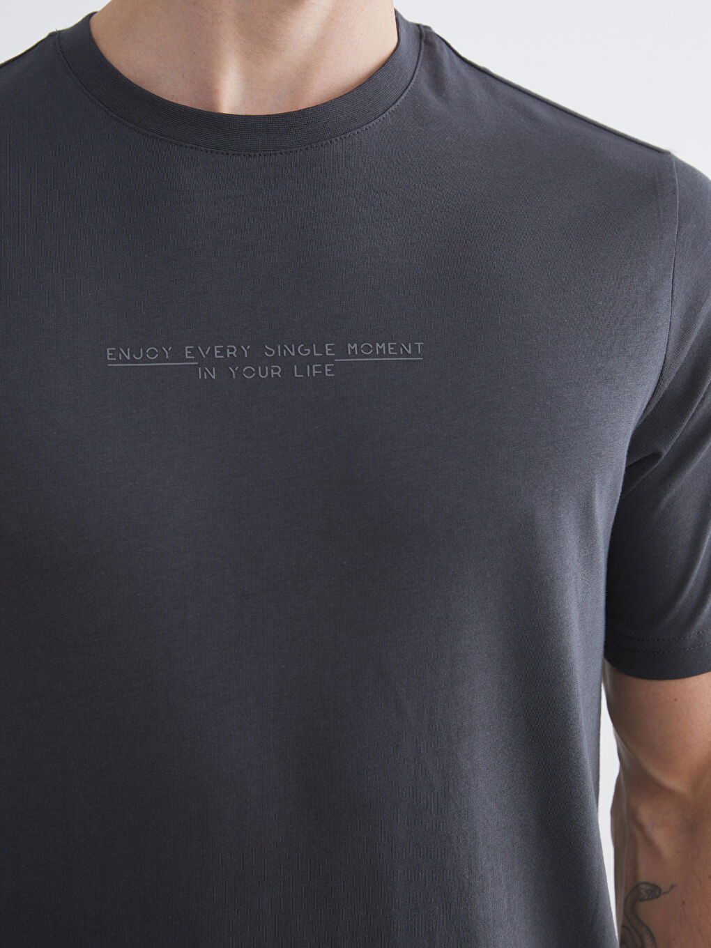 Antrasit Bisiklet Yaka Baskılı Penye Erkek Tişört-2