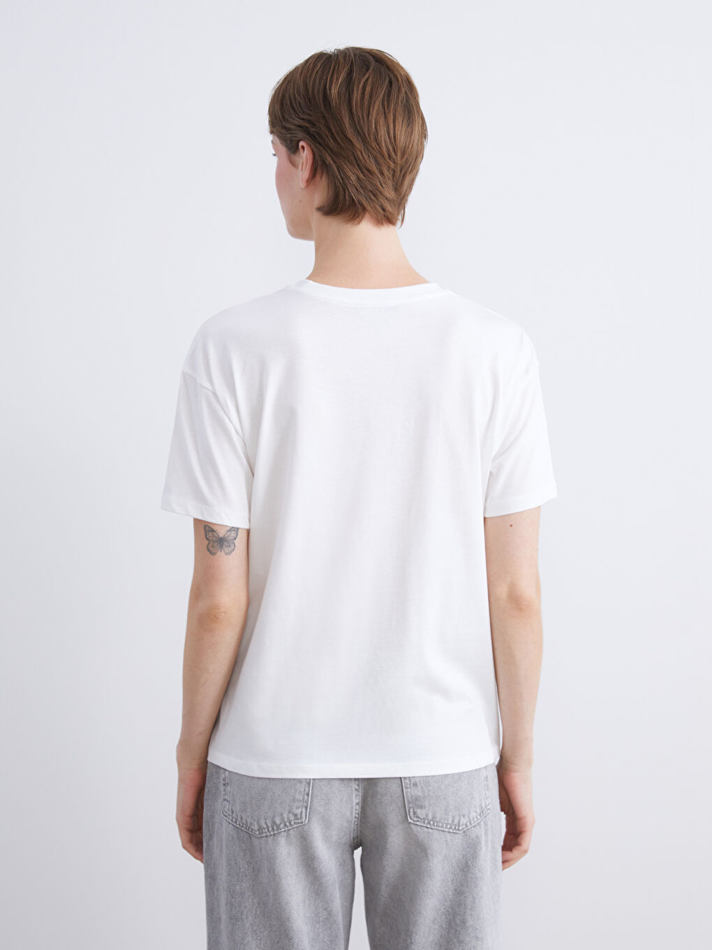 Ekru Bisiklet Yaka Baskılı Kadın Tişört-3