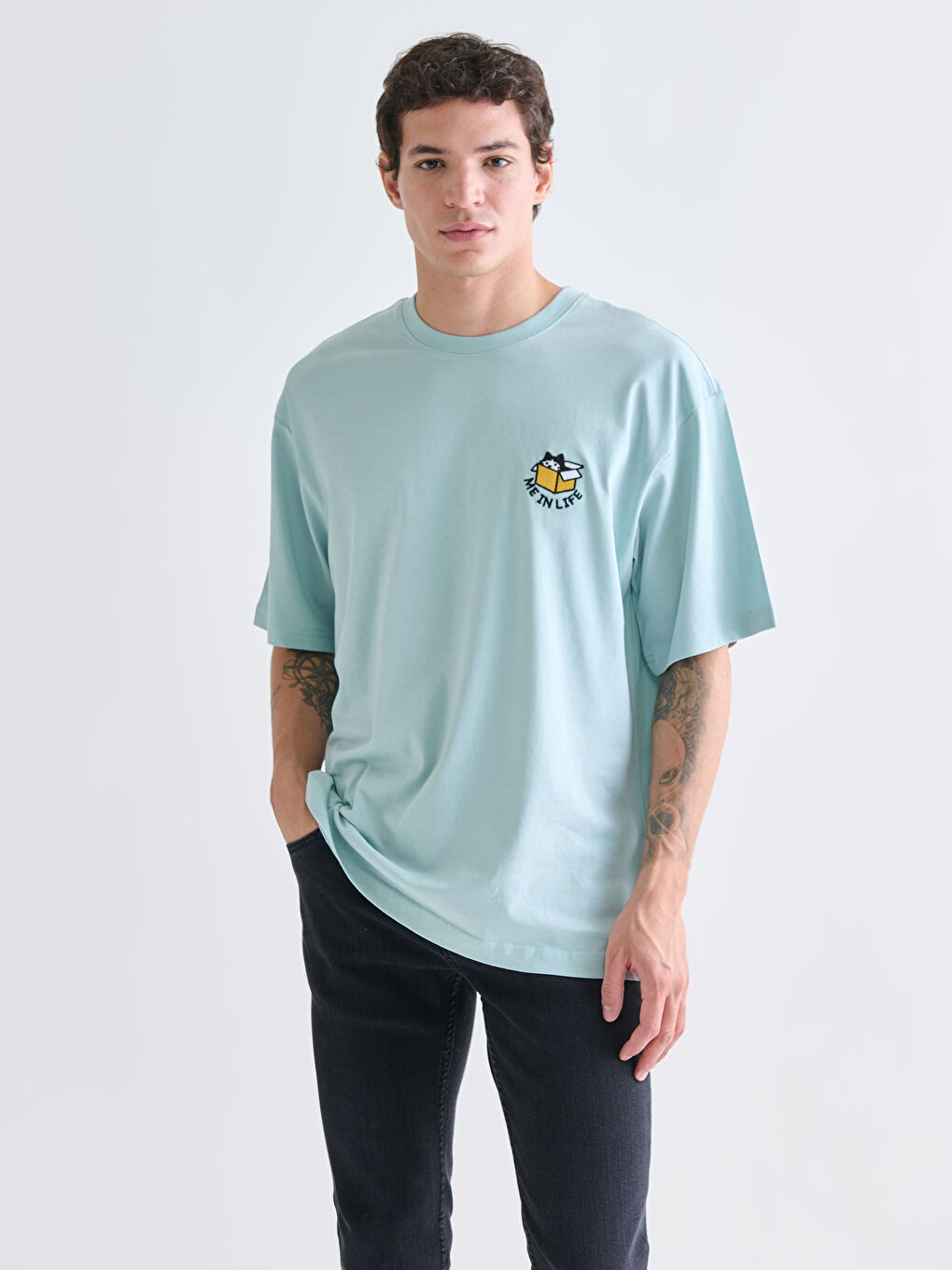 Mavi Bisiklet Yaka Nakışlı Erkek Tişört