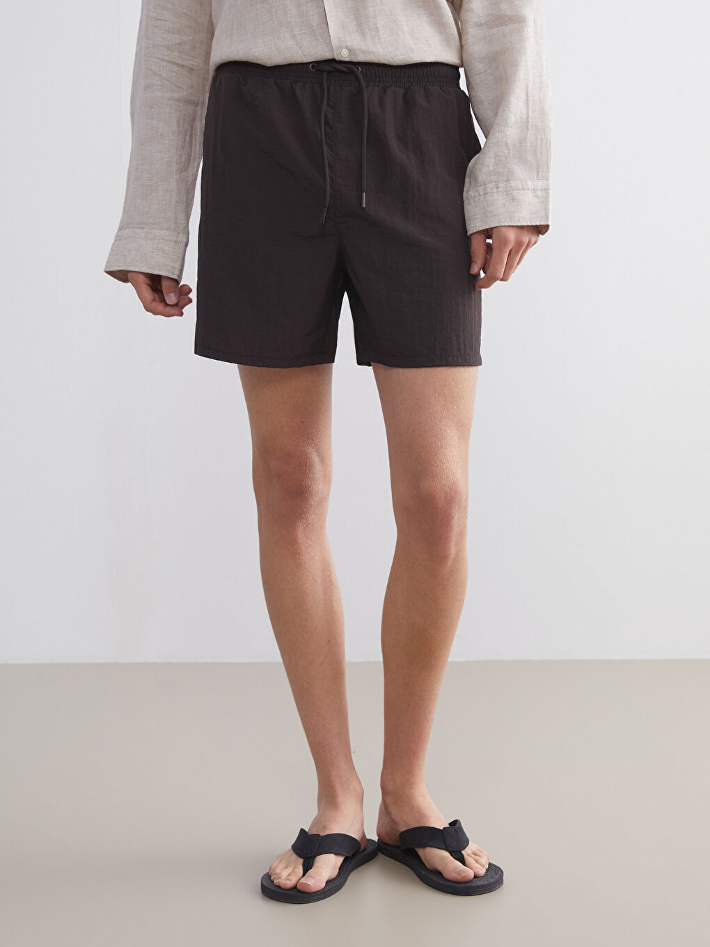 Kahverengi Kısa Boy Erkek Deniz Şortu-1