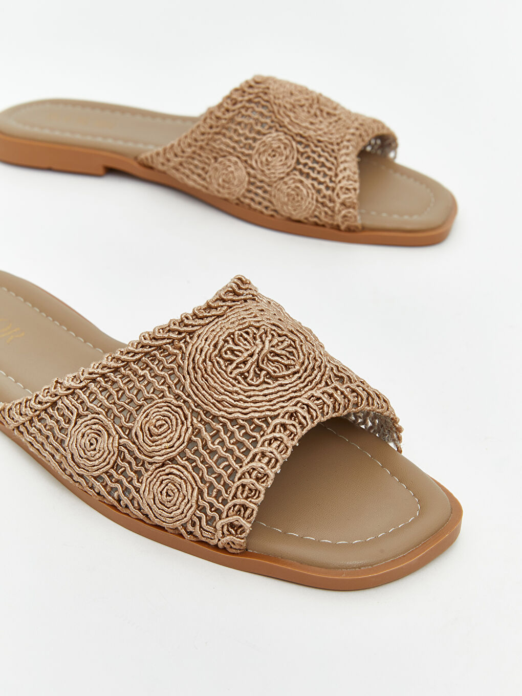 Kahverengi Örgülü Tek Bantlı Kadın Terlik-2