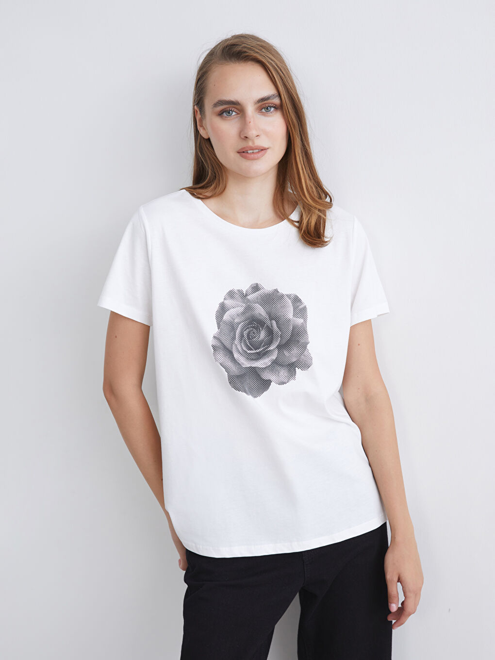 LCWAIKIKI Classic Crew Neck Floral Women's T-Shirt -S5S959Z8-R9J