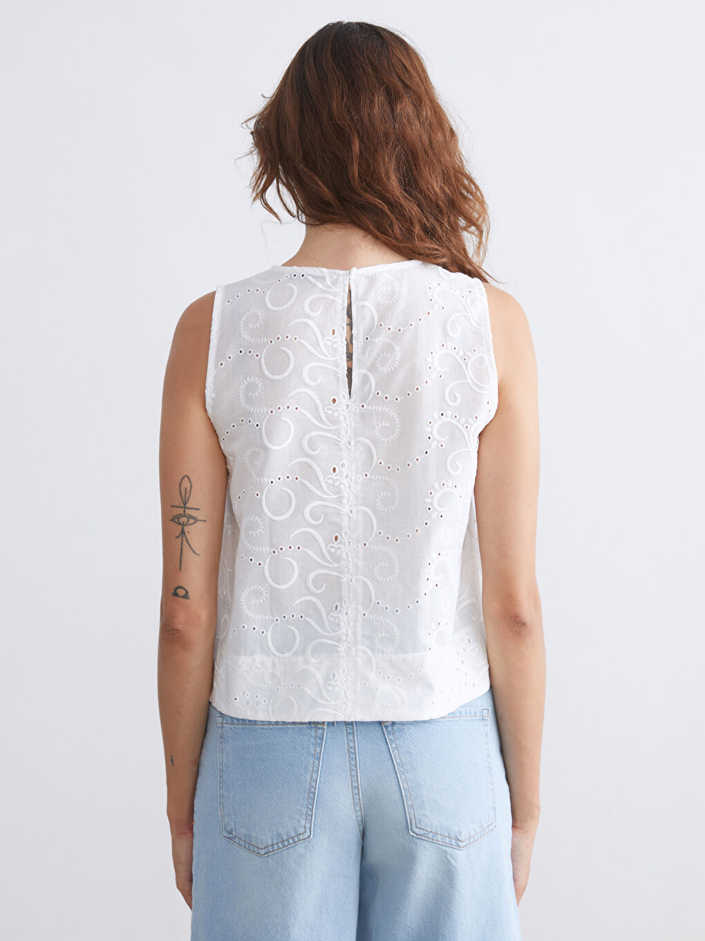 Ekru Bisiklet Yaka Ajurlu Brode Bluz-3