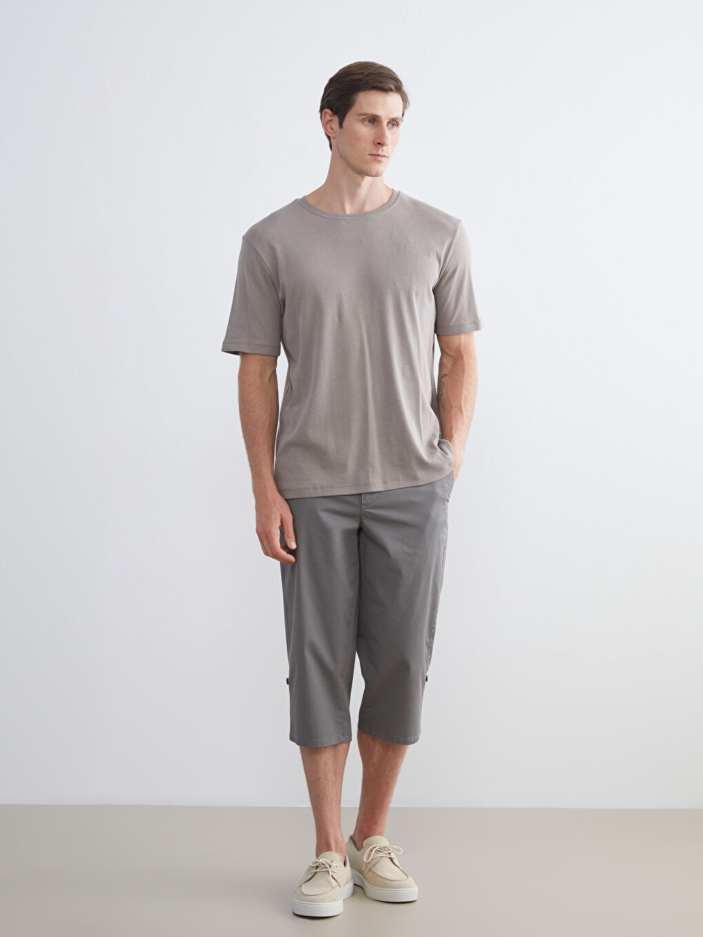 Haki Standart Kalıp Erkek Şort