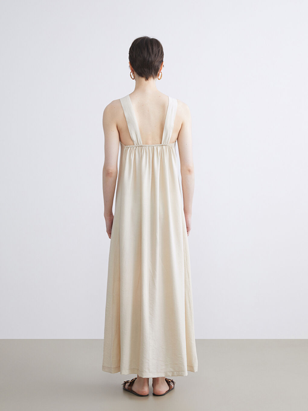 Bej Halter Yaka Büzgülü Elbise-3