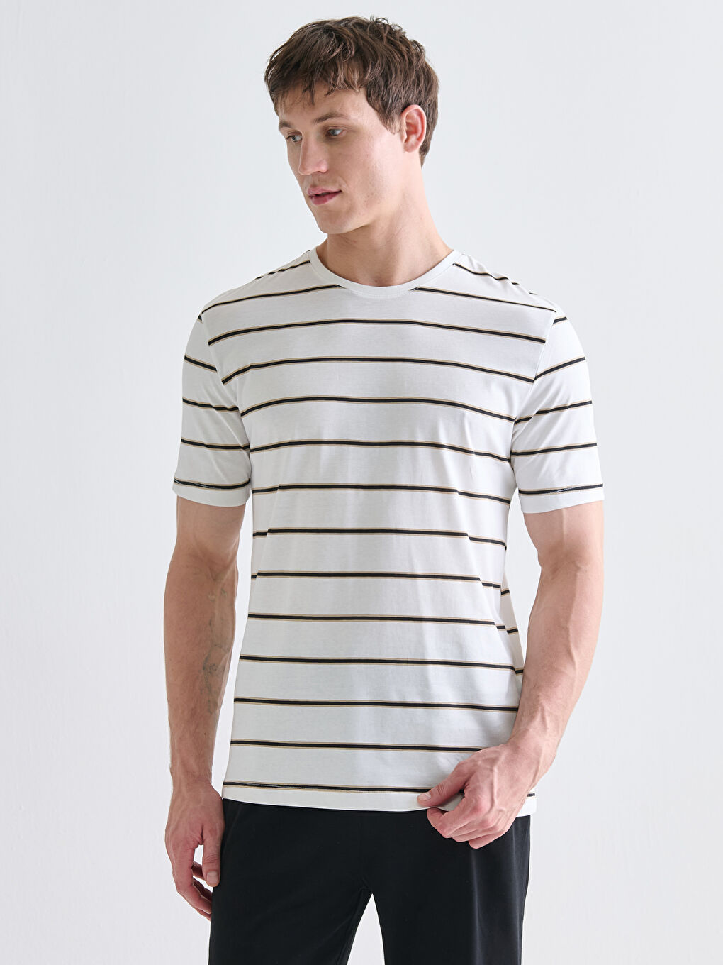 Ekru Standart Kalıp Erkek Şortlu Pijama Takımı