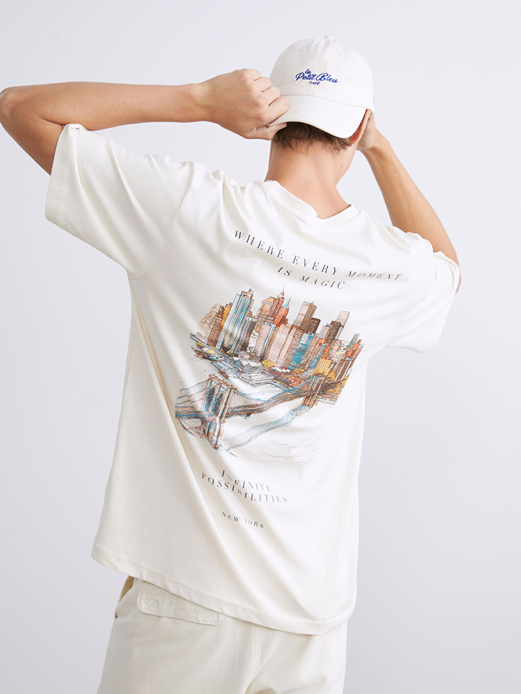 Bej Bisiklet Yaka Baskılı Penye Erkek Tişört