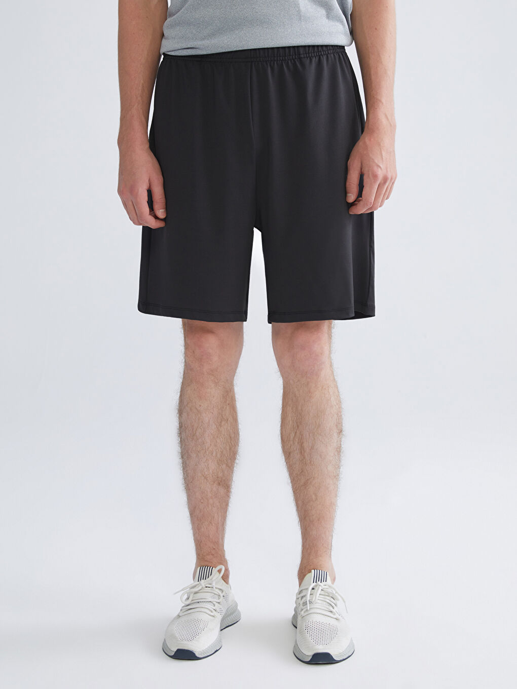 Siyah Standart Kalıp Beli Lastikli Erkek Şort-1