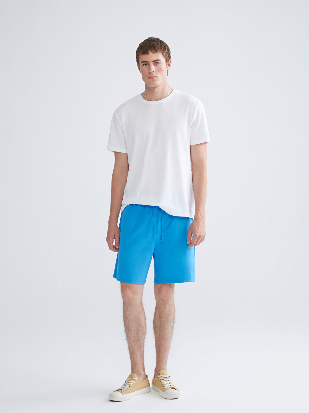 Mavi Standart Kalıp Beli Lastikli Erkek Şort