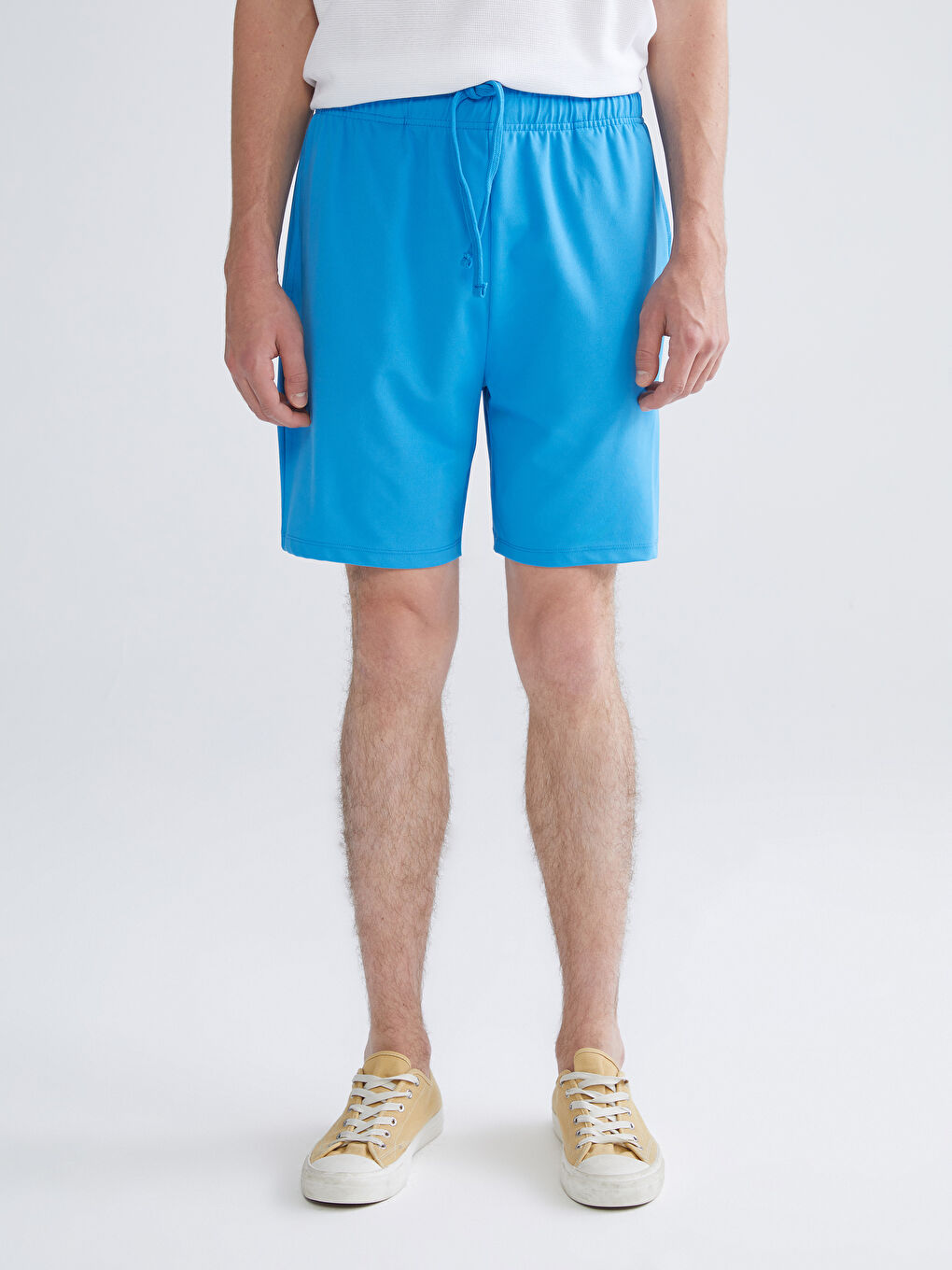 Mavi Standart Kalıp Beli Lastikli Erkek Şort-1