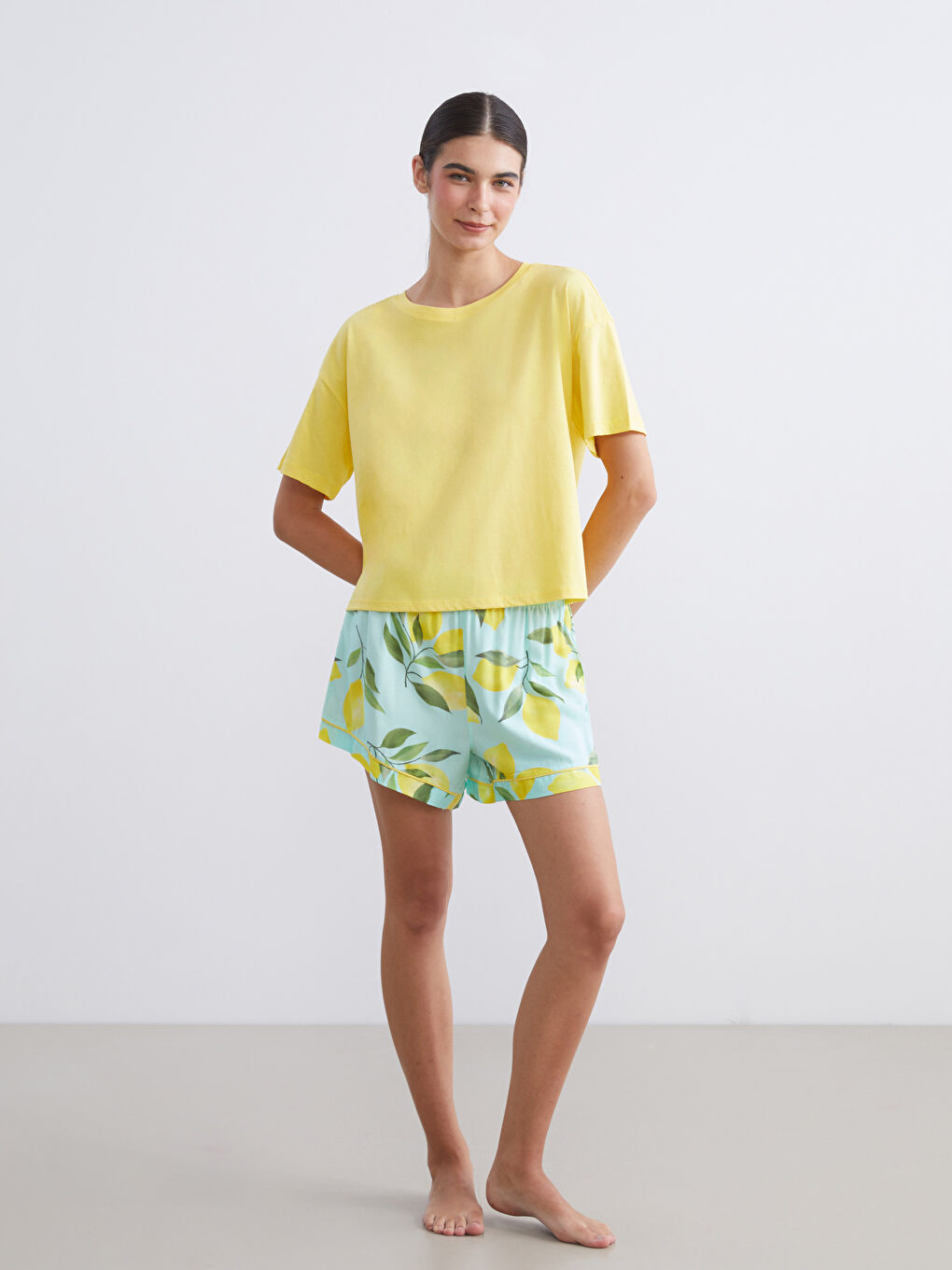 Mavi Bisiklet Yaka Baskılı Kadın Şortlu Pijama Takımı-1