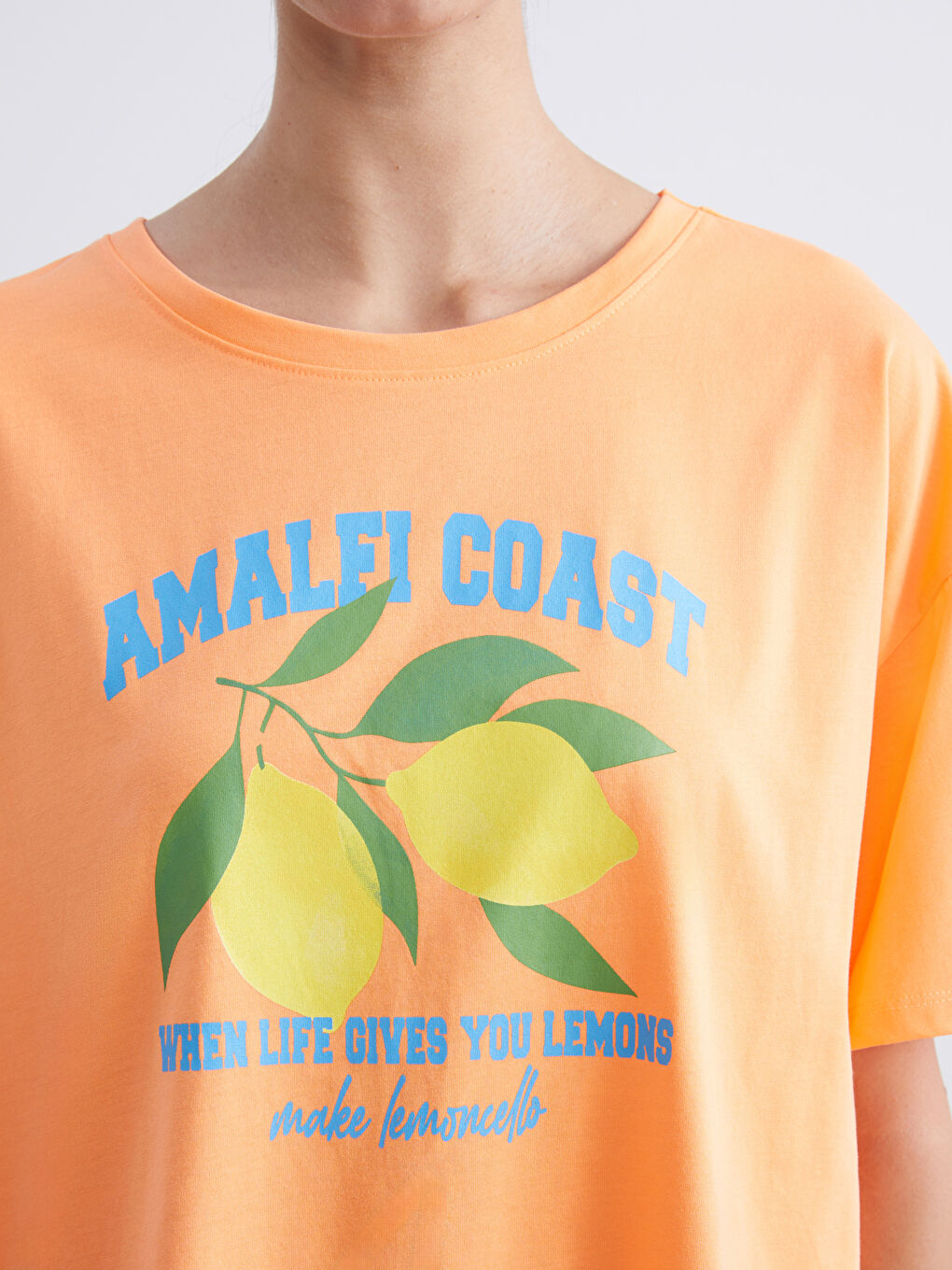 طقم بيجامة قصيرة مطبوع بياقة دائرية للسيدات-2