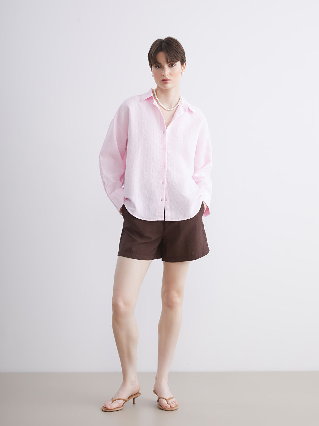 Kahverengi Beli Lastikli Kadın Şort